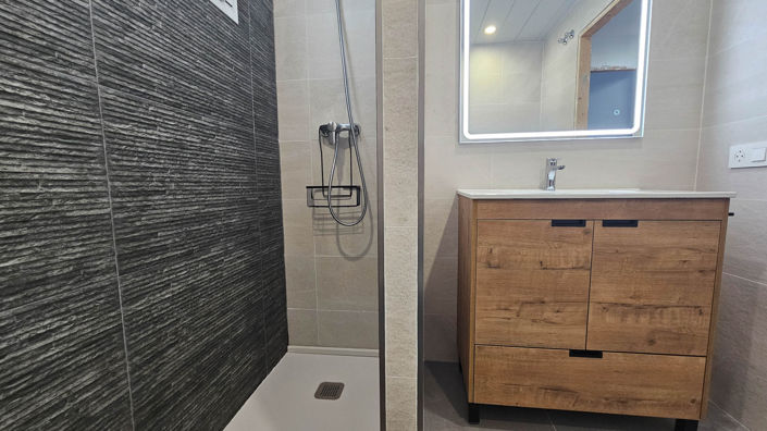 Image No.42-2 Bed Property for sale