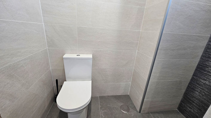 Image No.44-2 Bed Property for sale