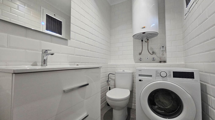 Image No.46-2 Bed Property for sale