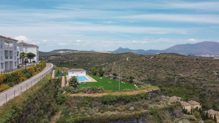 Image No.50-2 Bed Property for sale