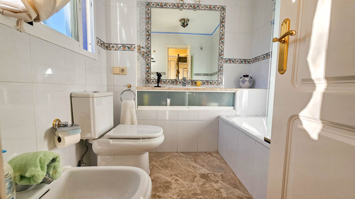 Image No.37-4 Bed House for sale