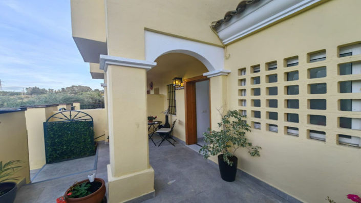 Image No.10-3 Bed House for sale