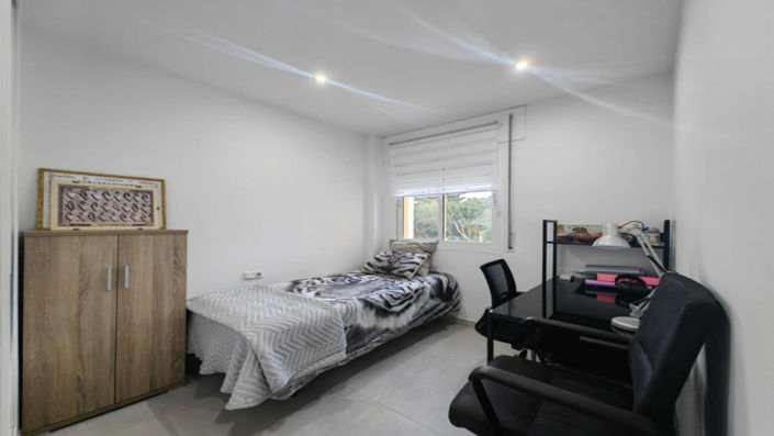 Image No.25-3 Bed House for sale