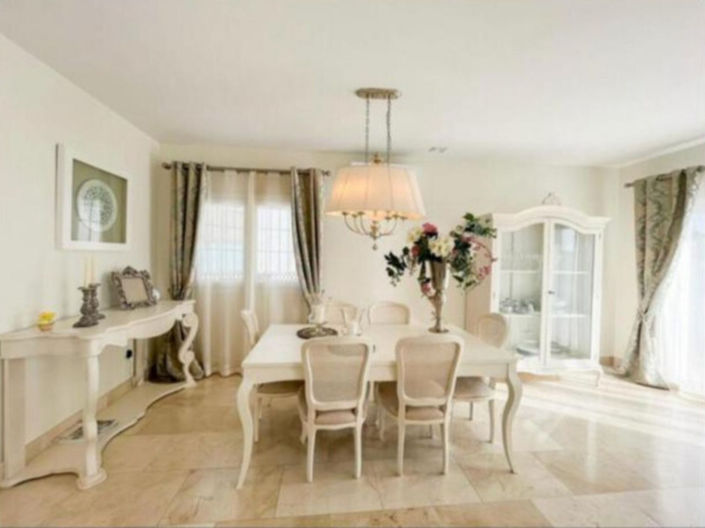 Image No.3-5 Bed House for sale