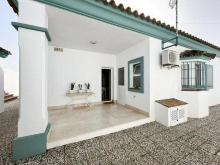Image No.6-5 Bed House for sale