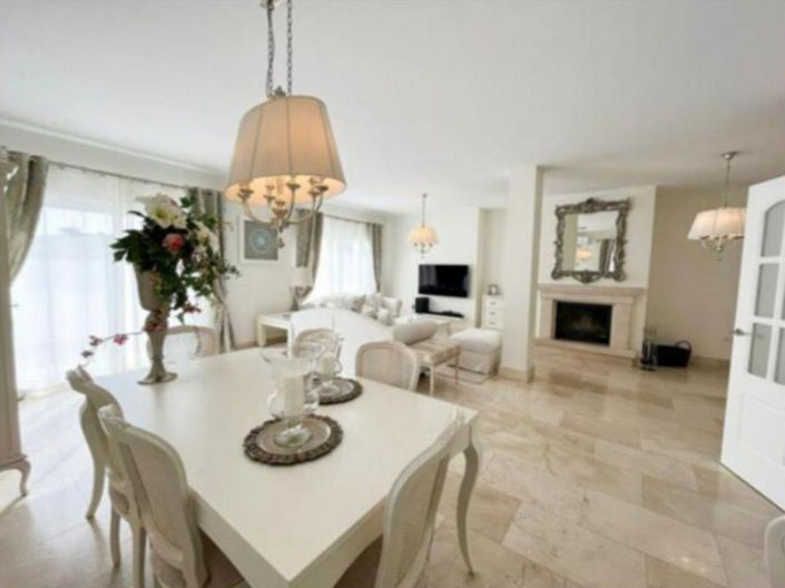 Image No.9-5 Bed House for sale