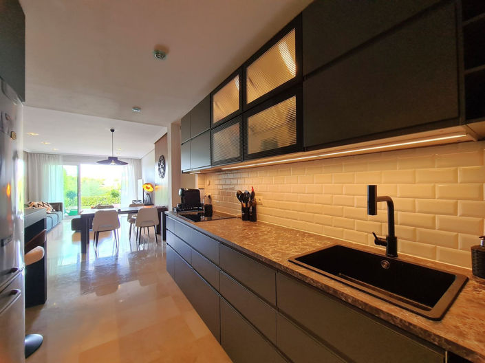 Image No.21-3 Bed Property for sale