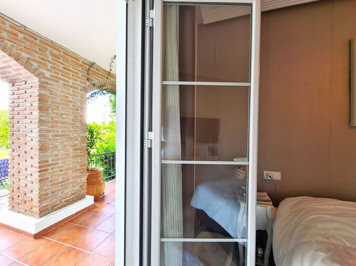 Image No.26-3 Bed Property for sale