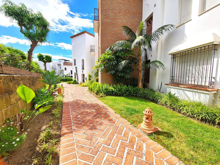 Image No.32-3 Bed Property for sale