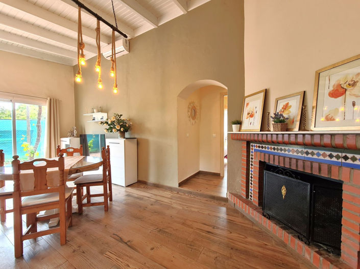 Image No.13-2 Bed House for sale