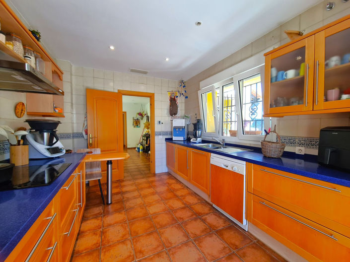 Image No.34-3 Bed House for sale