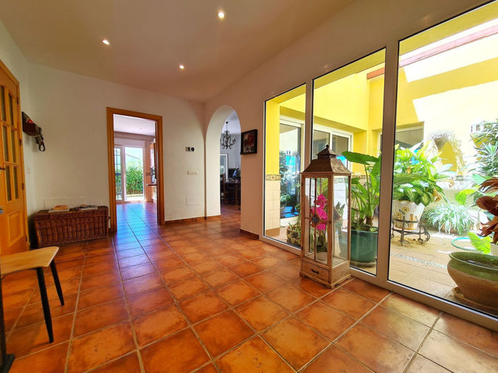 Image No.37-3 Bed House for sale