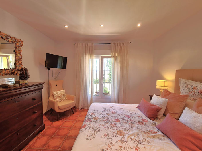 Image No.41-3 Bed House for sale