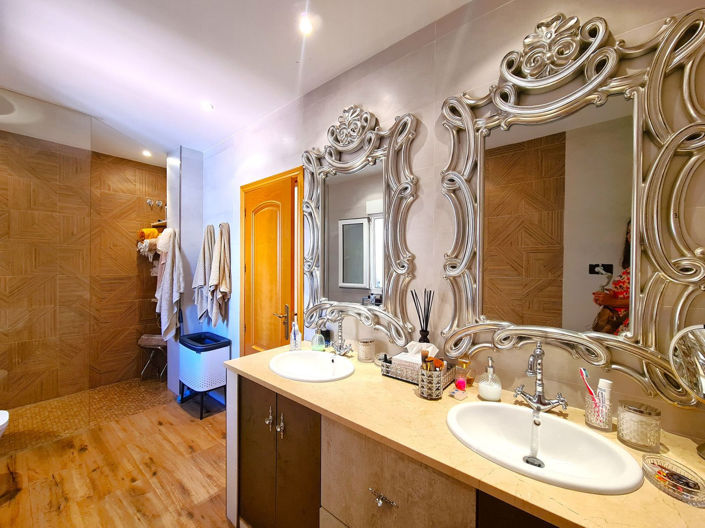 Image No.47-3 Bed House for sale