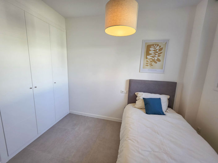 Image No.17-3 Bed Property for sale