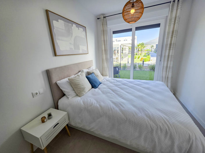 Image No.25-3 Bed Property for sale