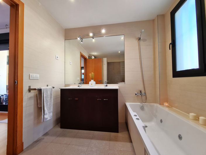 Image No.45-3 Bed Apartment for sale