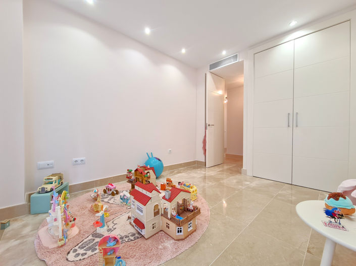 Image No.25-3 Bed Apartment for sale