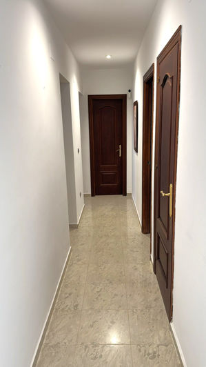 Image No.21-3 Bed House for sale