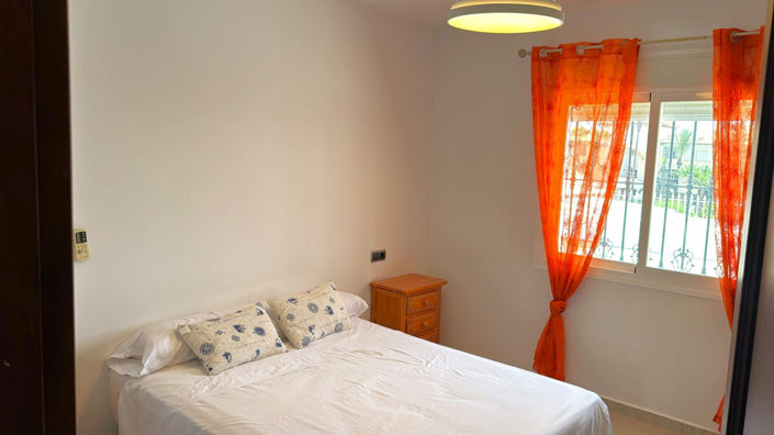 Image No.25-3 Bed House for sale