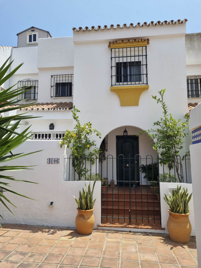 Image No.1-3 Bed Townhouse for sale