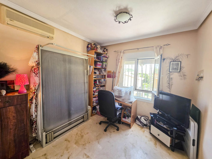 Image No.13-3 Bed Townhouse for sale