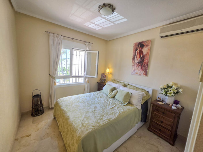 Image No.15-3 Bed Townhouse for sale