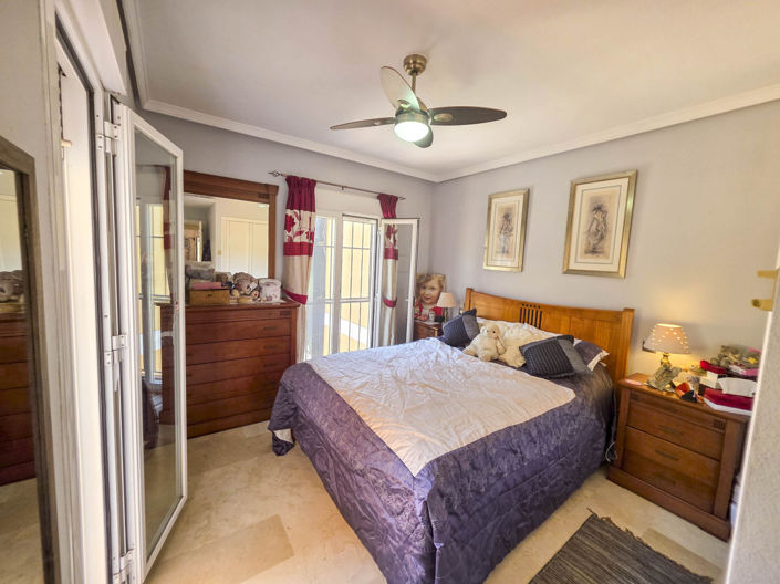 Image No.19-3 Bed Townhouse for sale