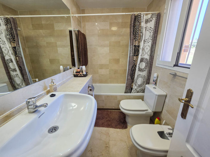 Image No.21-3 Bed Townhouse for sale