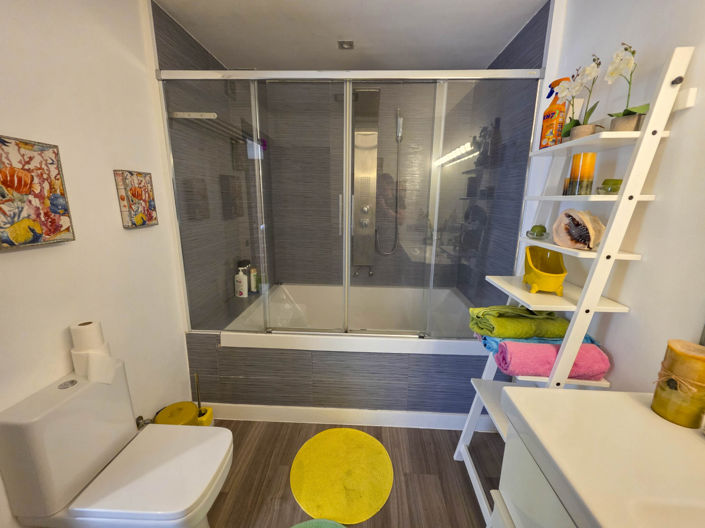 Image No.32-1 Bed Property for sale