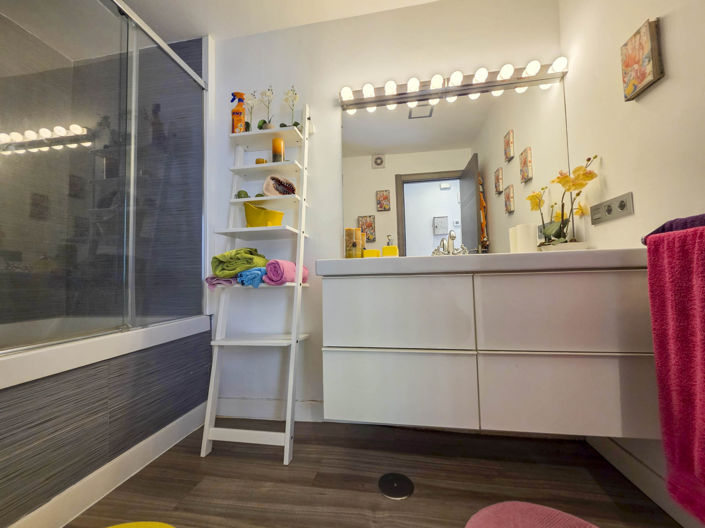 Image No.33-1 Bed Property for sale