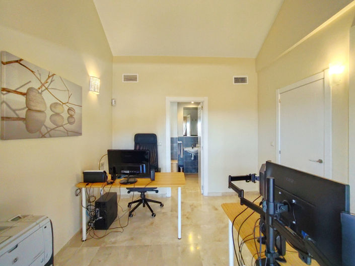 Image No.37-4 Bed House for sale