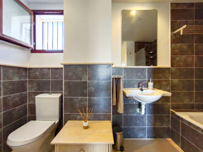 Image No.38-4 Bed House for sale