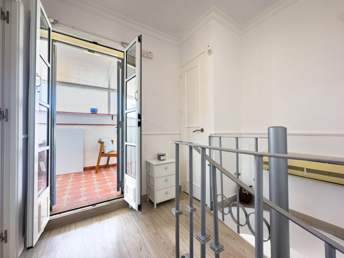 Image No.22-2 Bed Property for sale