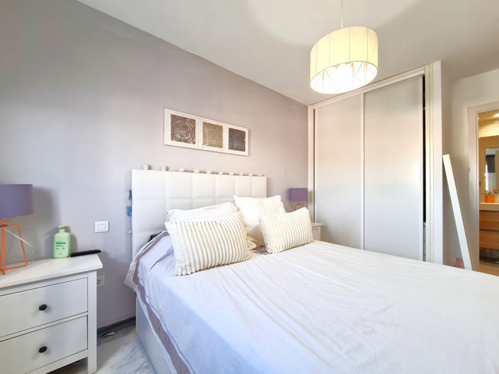 Image No.32-2 Bed Property for sale