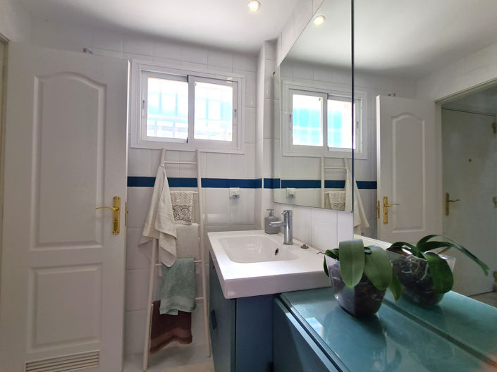 Image No.49-2 Bed Property for sale