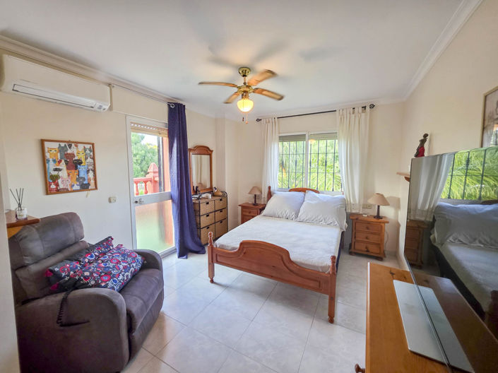 Image No.10-Villa de 4 chambres à vendre à Los Barrios