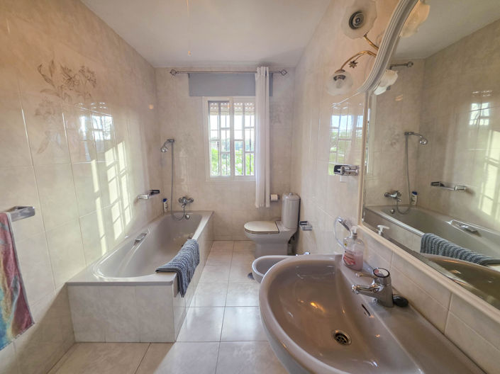 Image No.11-Villa de 4 chambres à vendre à Los Barrios