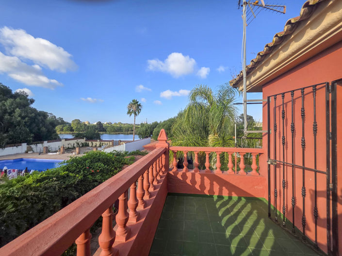 Image No.12-Villa de 4 chambres à vendre à Los Barrios