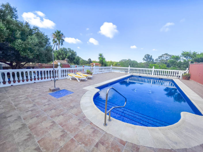 Image No.5-Villa de 4 chambres à vendre à Los Barrios