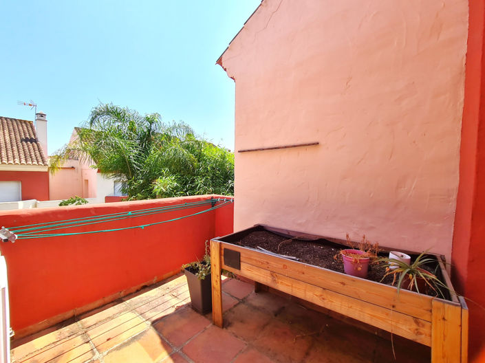 Image No.30-3 Bed Townhouse for sale