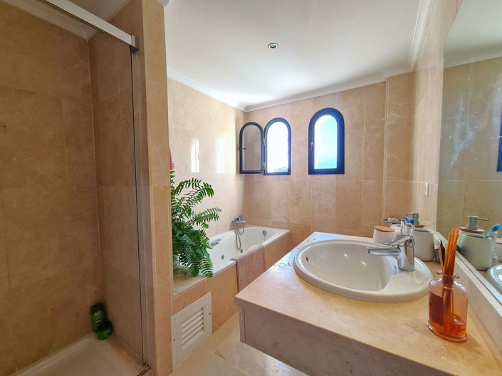 Image No.44-3 Bed House for sale