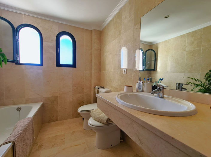 Image No.46-3 Bed House for sale