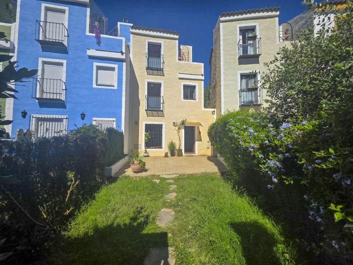 Image No.1-Maison de ville de 3 chambres à vendre à Casares