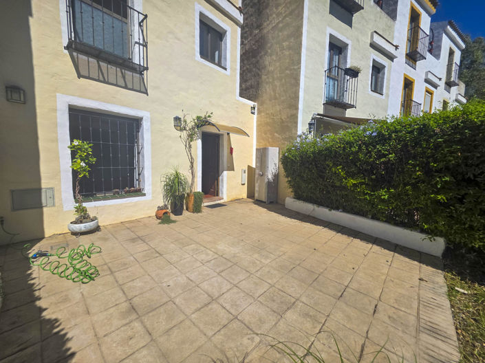 Image No.15-3 Bed Townhouse for sale