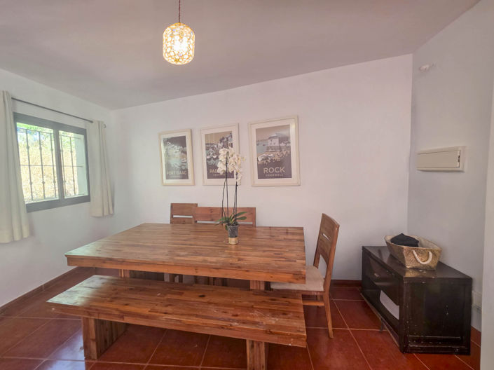 Image No.18-3 Bed Townhouse for sale