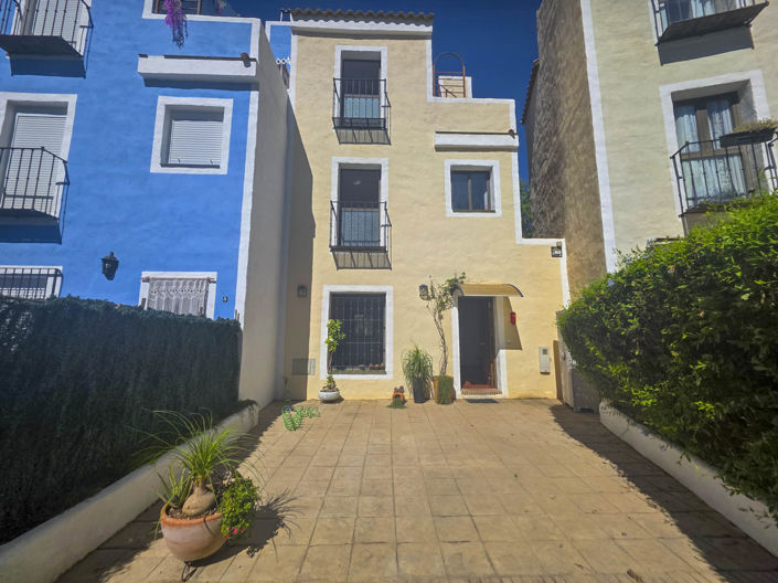 Image No.2-3 Bed Townhouse for sale