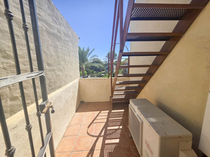 Image No.30-3 Bed Townhouse for sale