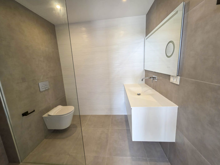 Image No.30-4 Bed House for sale