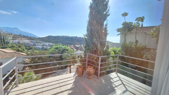 Image No.10-5 Bed Villa for sale